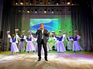 В Бехтеевском центре культурного развития состоялся праздничный концерт посвященный Дню Государственного флага Российской Федерации.